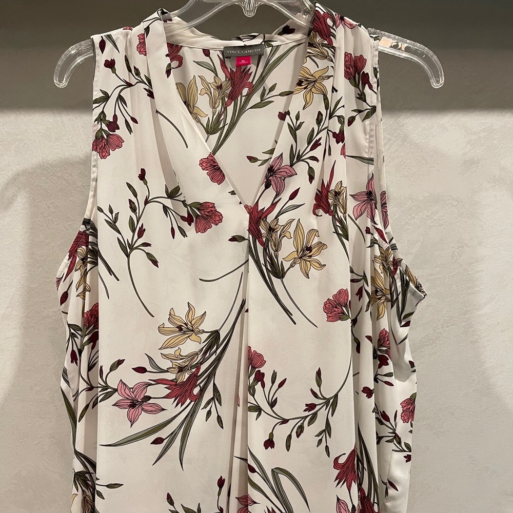 Vince Camuto XL sleeveless top